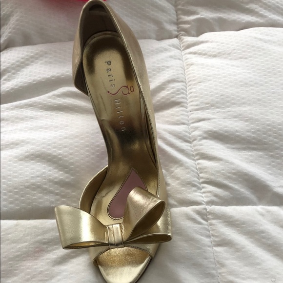 Paris Hilton Seniorita Heels - Picture 2 of 4